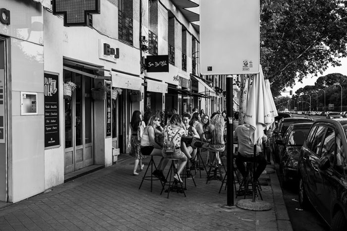 Terrazas en la Avenida de Menéndez Pelayo - ©JMPhotographia